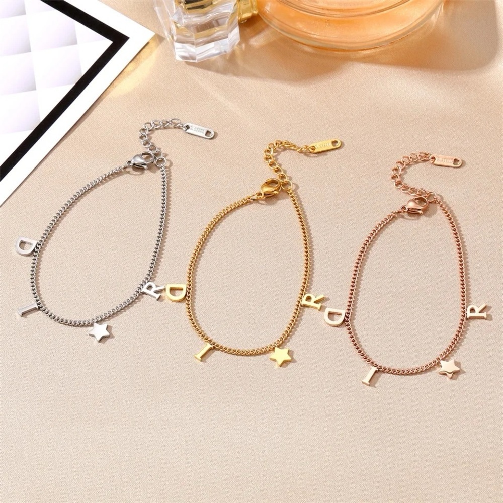 Di ⭐️ r Bracelet - Super Cute & Stylish - Never Worn Silver Tone - Picture 2 of 2
